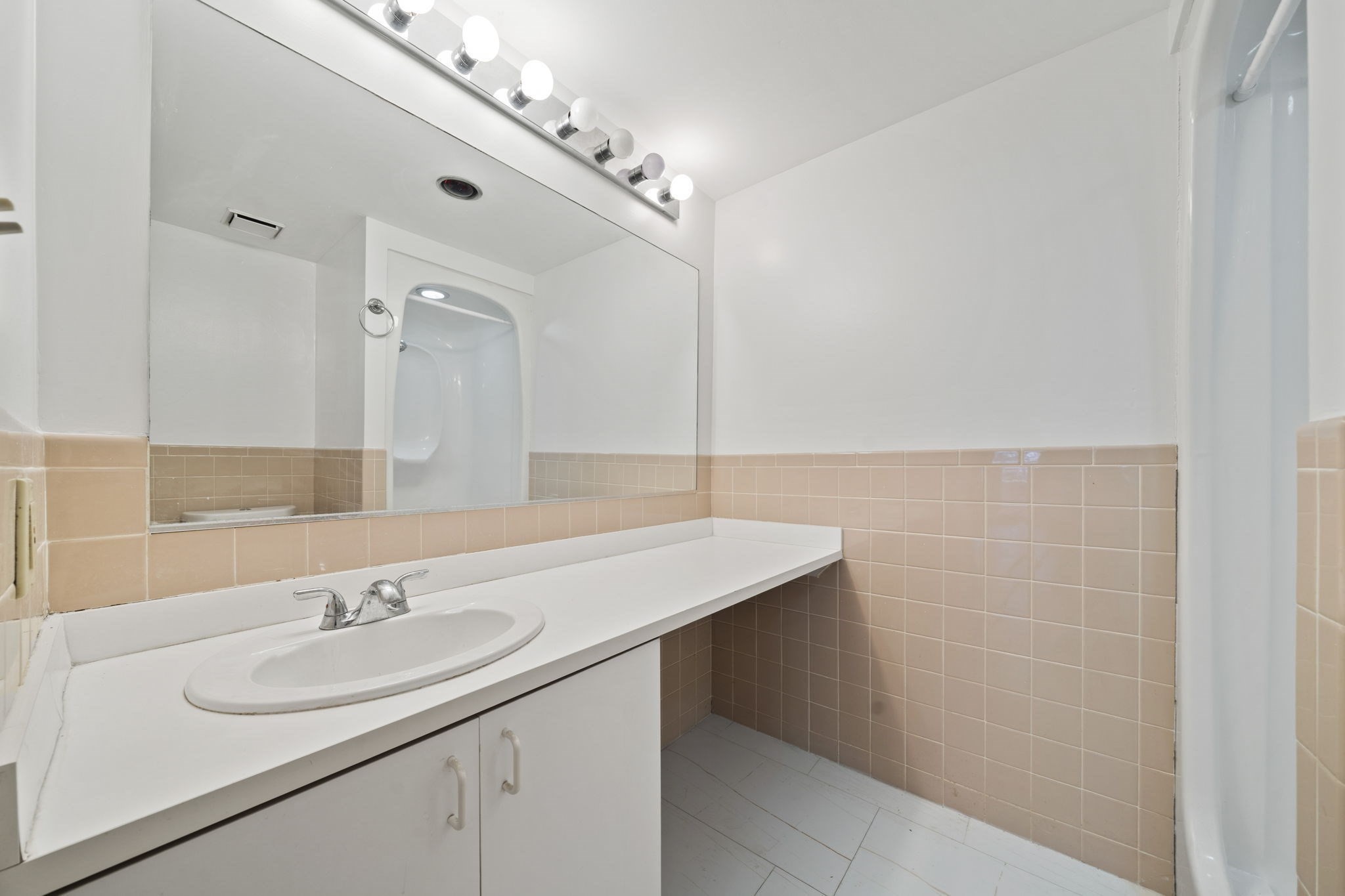155 George Washington Blvd # 205 Property Photo 10
