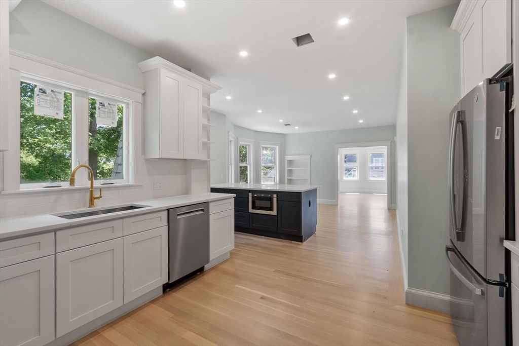 61 Warren St # 2 Property Photo 6