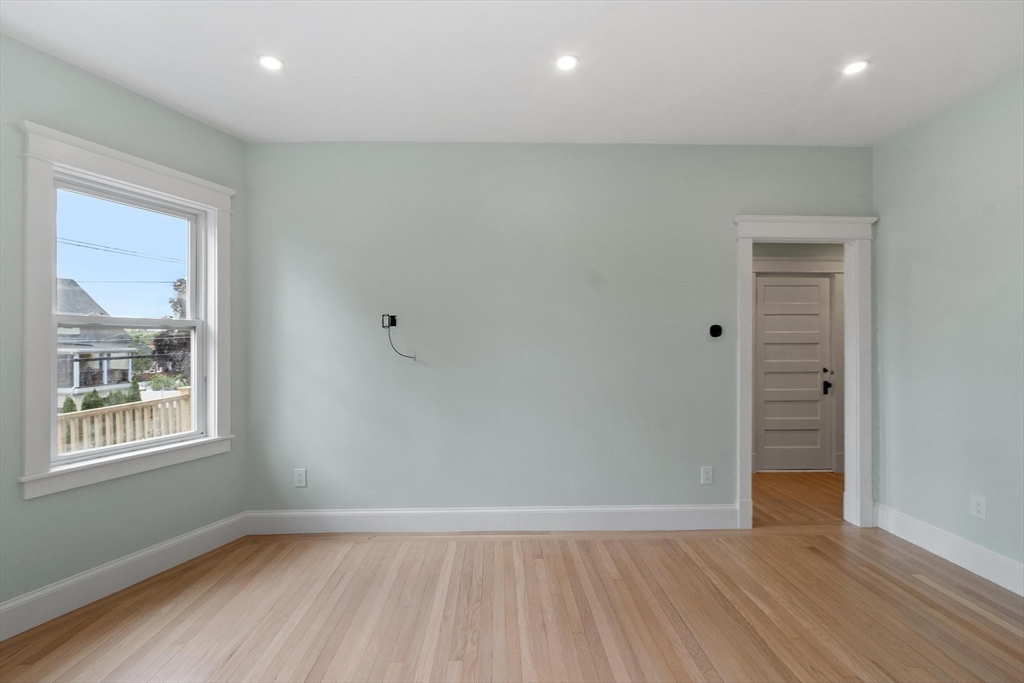 61 Warren St # 2 Property Photo 13