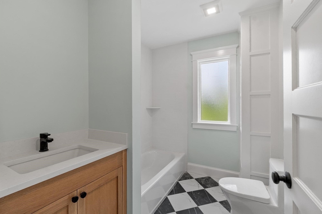 61 Warren St # 2 Property Photo 14