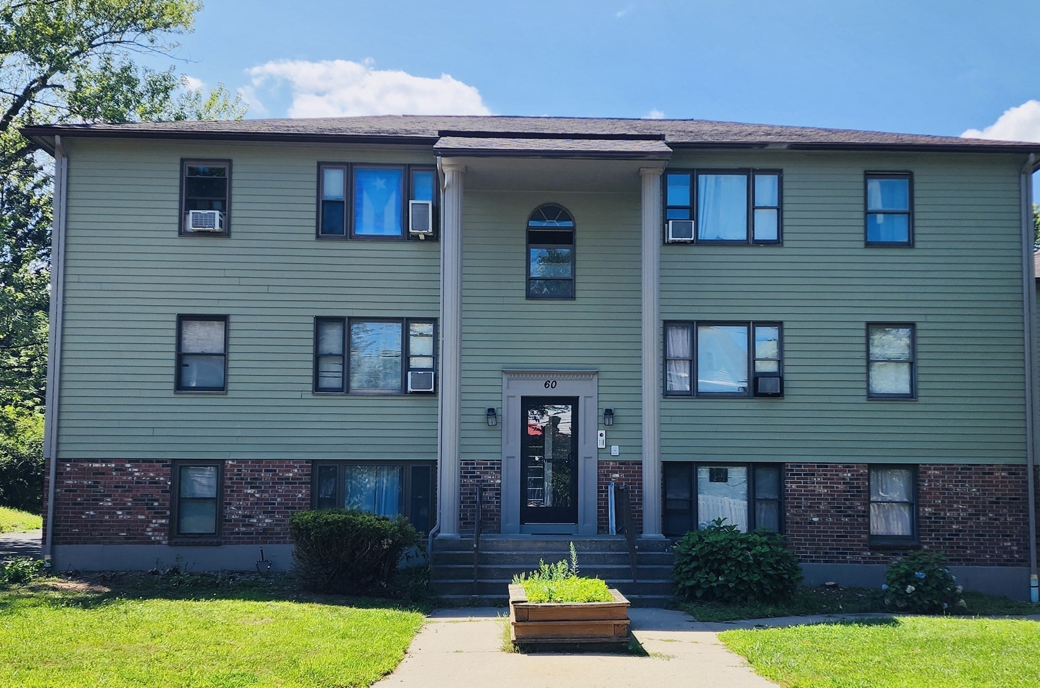 60 Chapin St # D