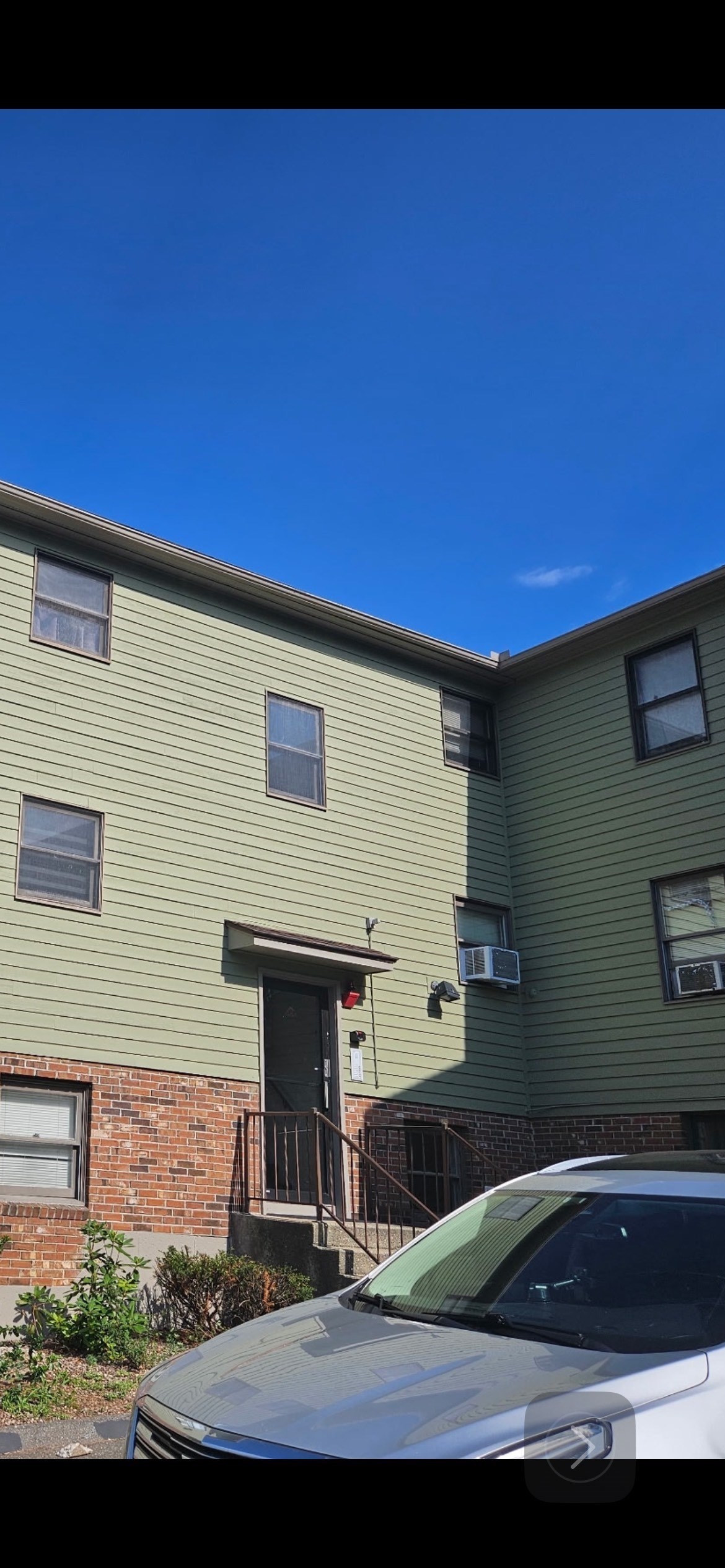 60 Chapin St # D Property Photo 2