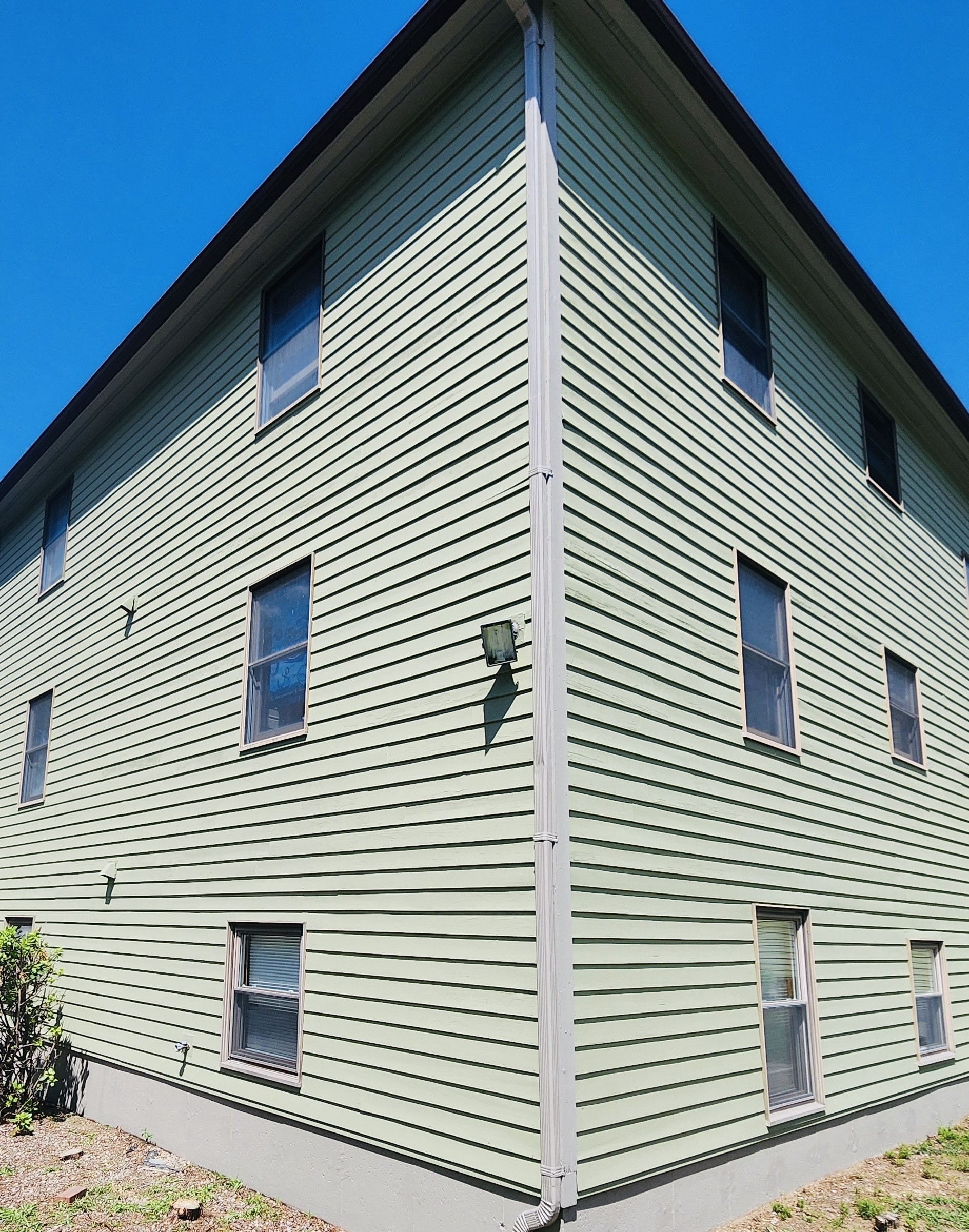 60 Chapin St # D Property Photo 3