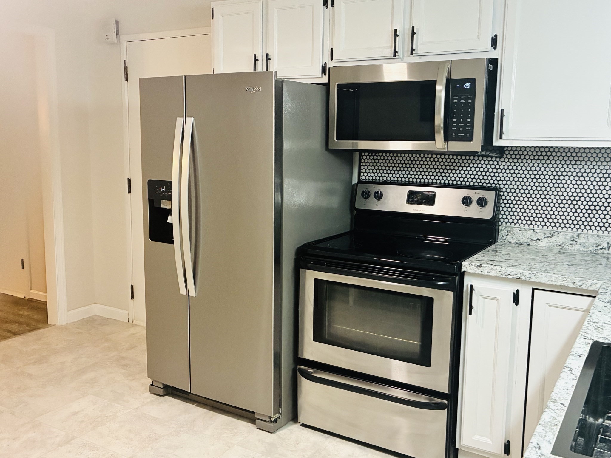 60 Chapin St # D Property Photo 5
