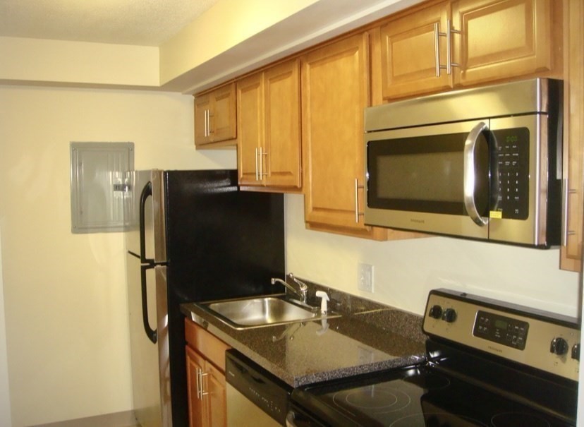 1025 Hancock St # 14f Property Photo 9