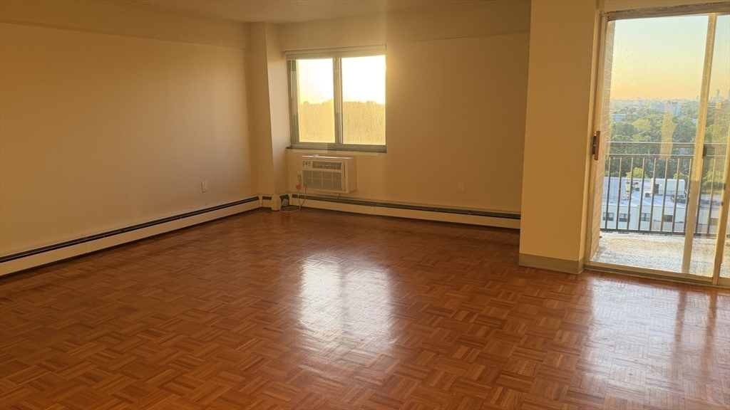 1025 Hancock St # 14f Property Photo 10