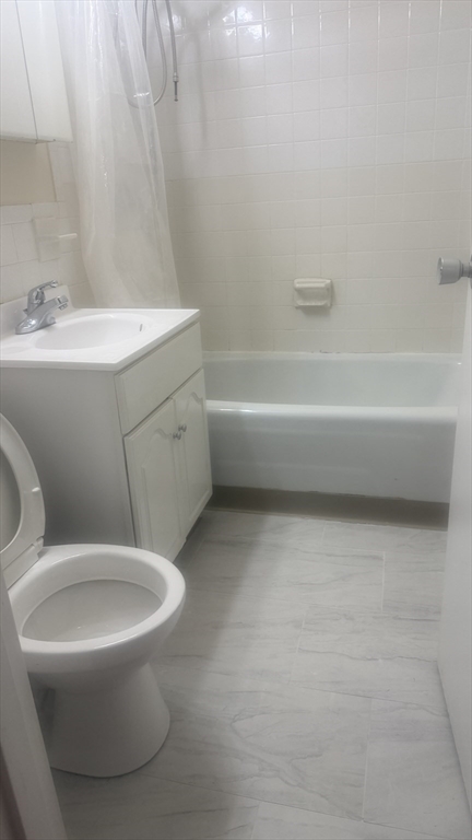 1025 Hancock St # 14f Property Photo 18