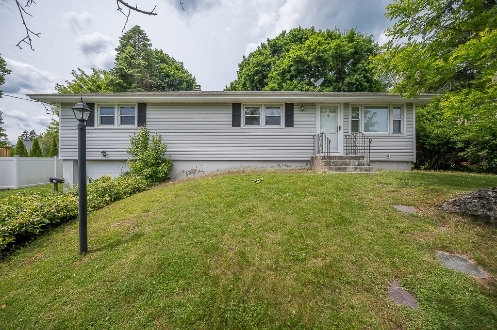 27 Chevy Chase Rd Property Photo 1