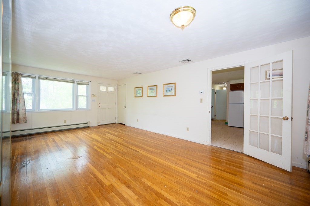 27 Chevy Chase Rd Property Photo 6