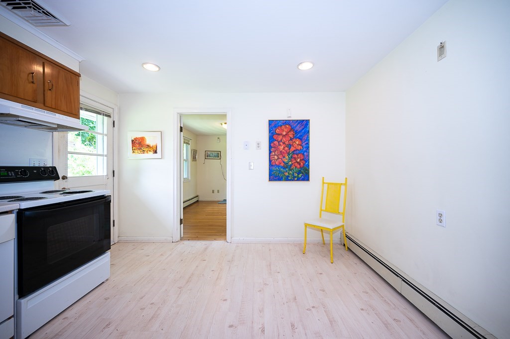 27 Chevy Chase Rd Property Photo 9