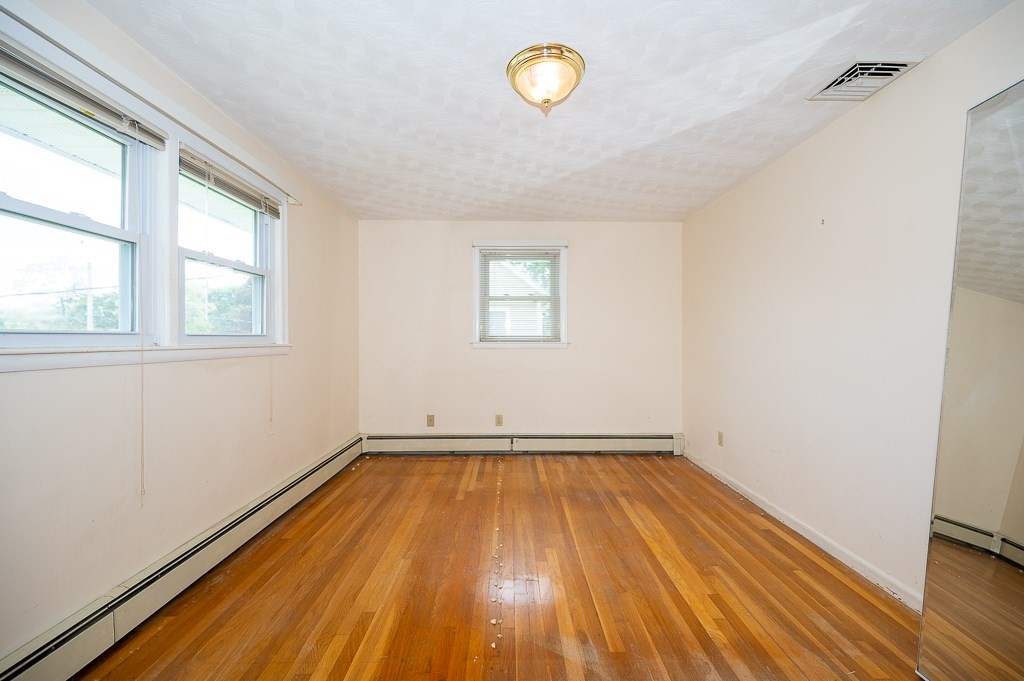 27 Chevy Chase Rd Property Photo 13