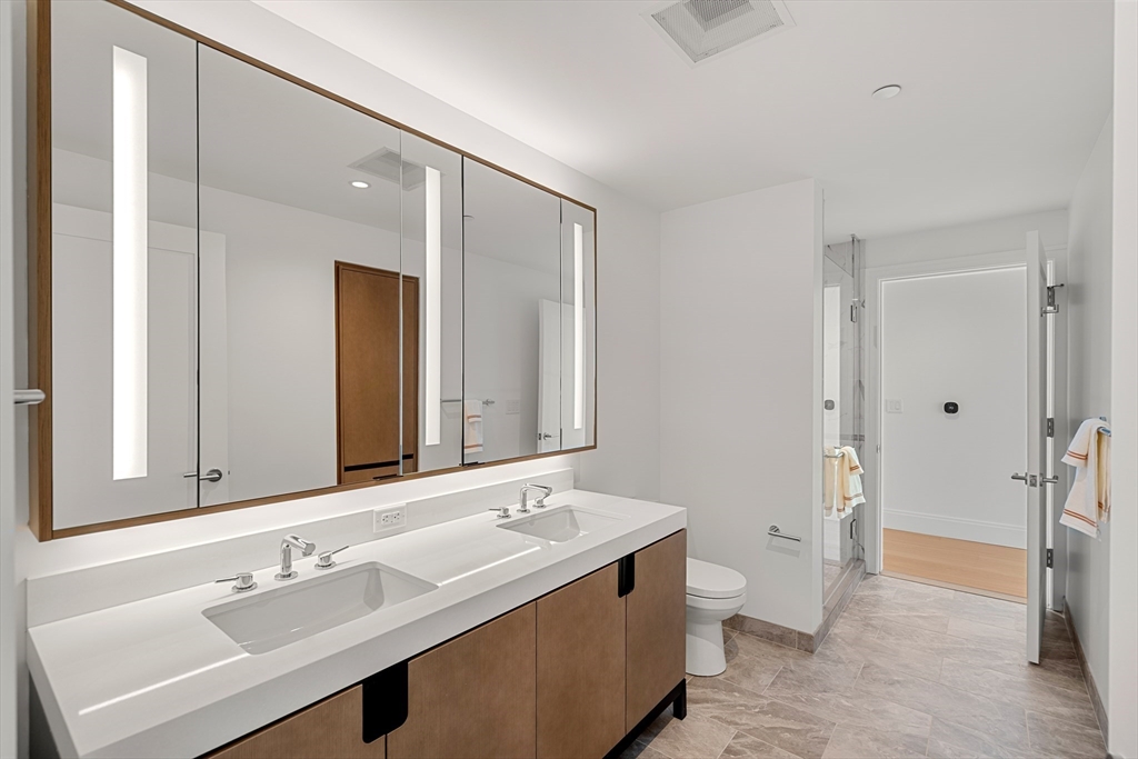 380 Harrison Ave # 1008 Property Photo 16