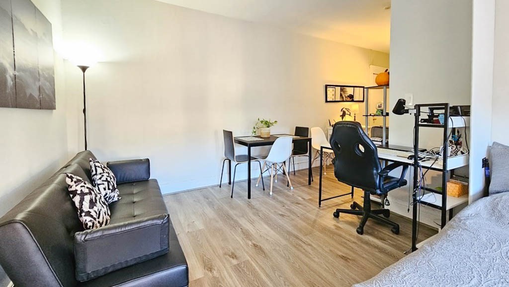 66 Queensberry # 420 Property Photo 5