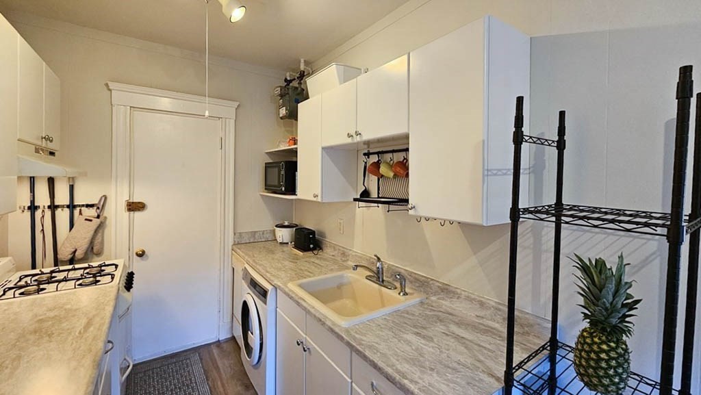 66 Queensberry # 420 Property Photo 10