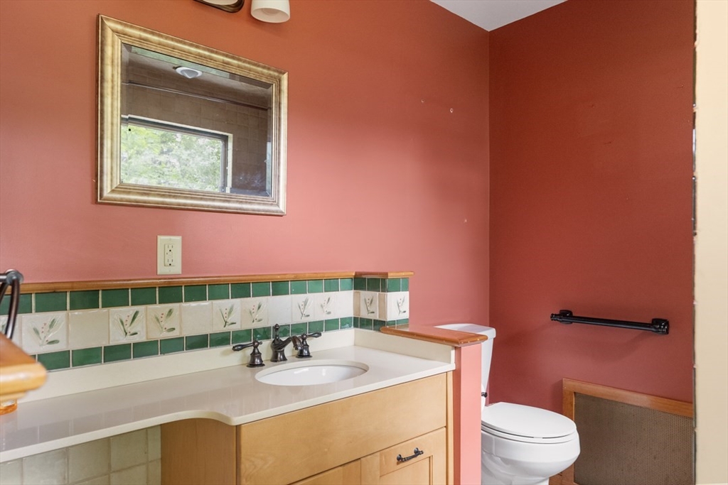 20 Riverview Ave Property Photo 21