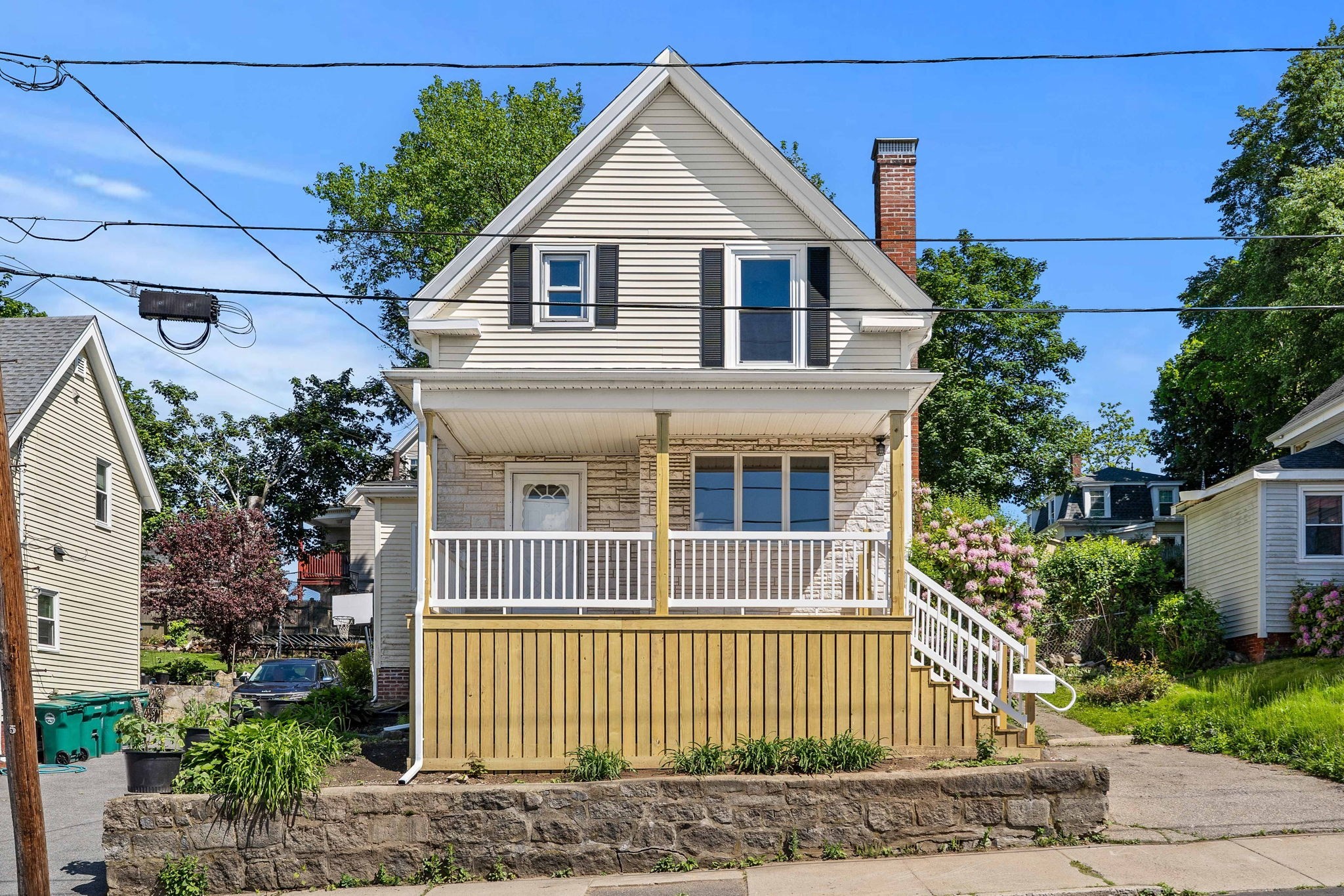 28 Hawthorne St Property Photo 1