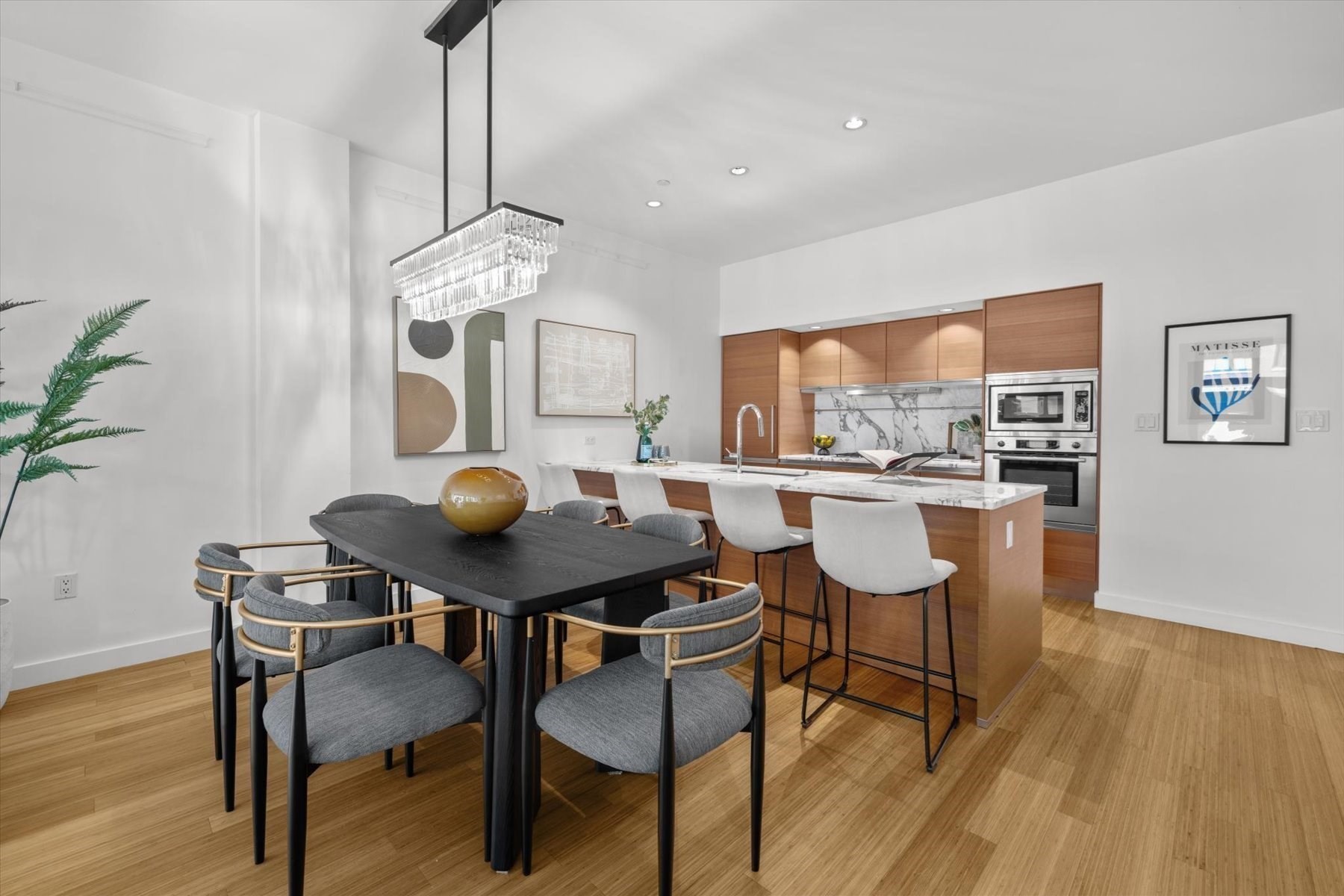 7 Warren # 6 Property Photo 3