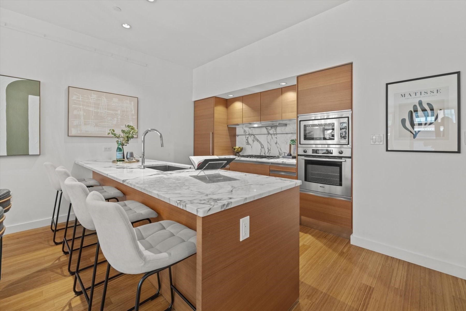 7 Warren # 6 Property Photo 4