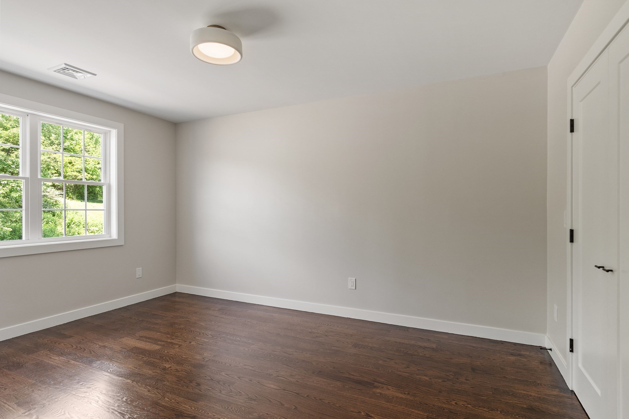 86 High St Property Photo 34