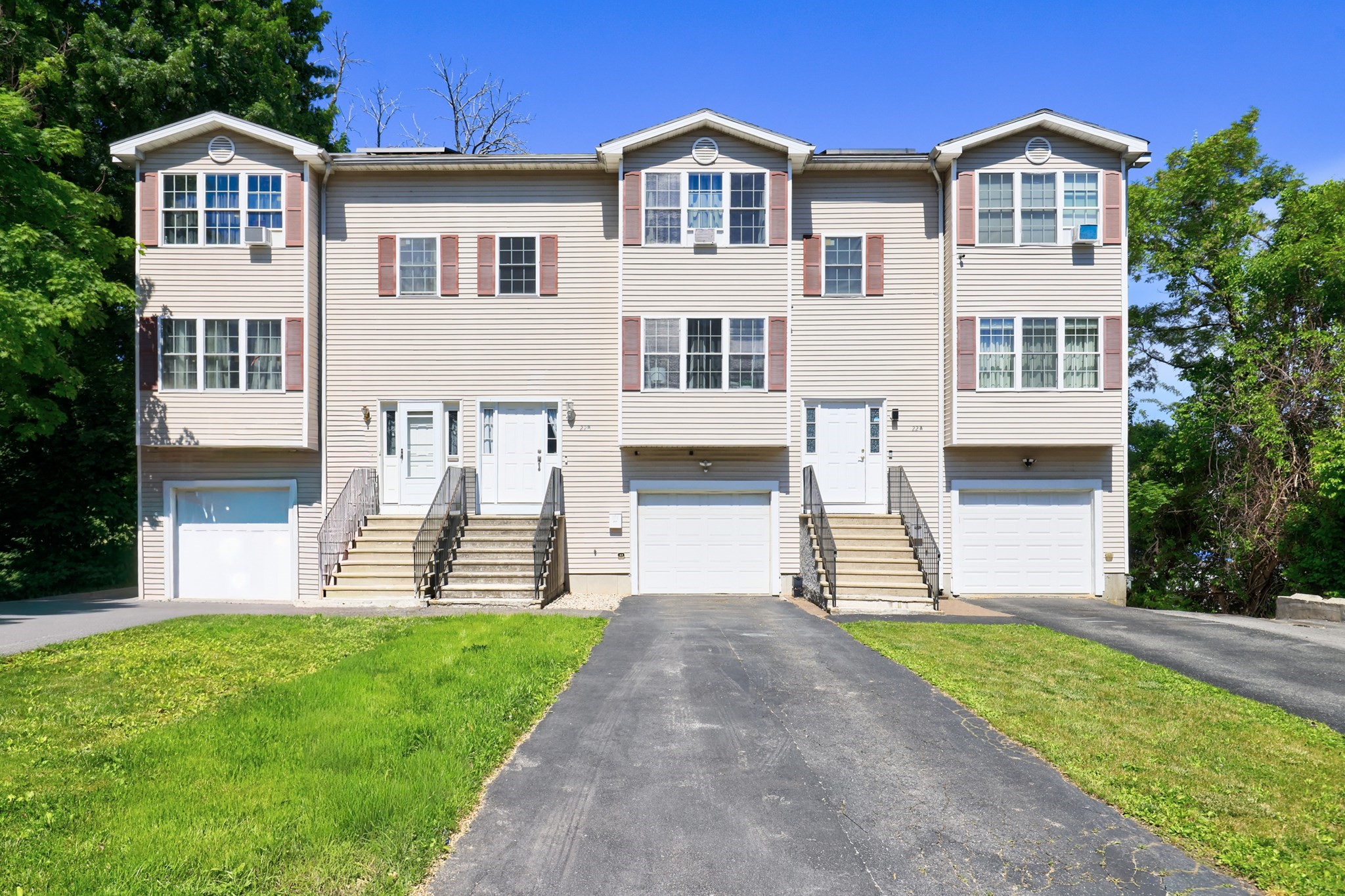 22-B Bancroft St Property Photo 1