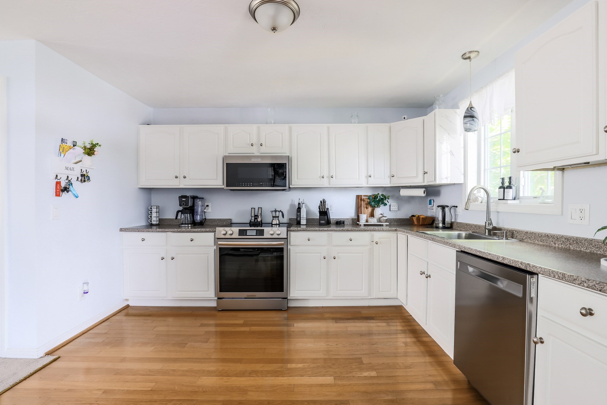 22-b Bancroft St Property Photo 8