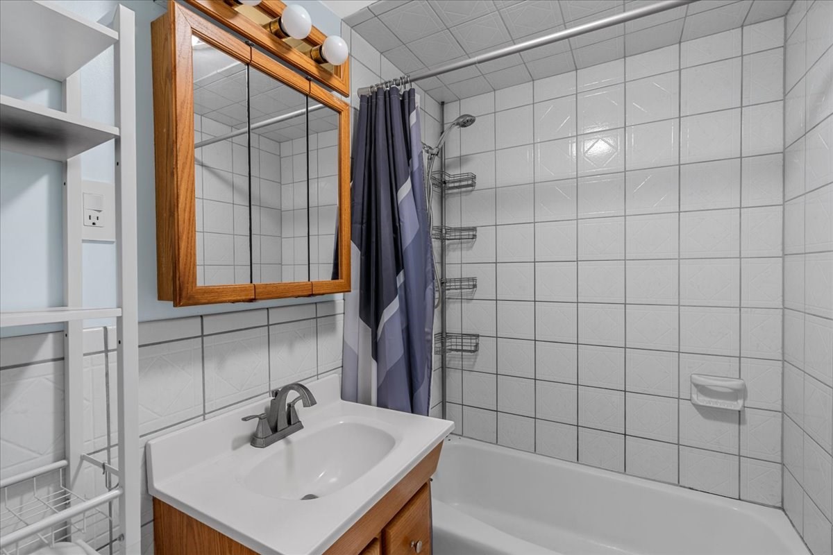 208 West Center St Property Photo 8