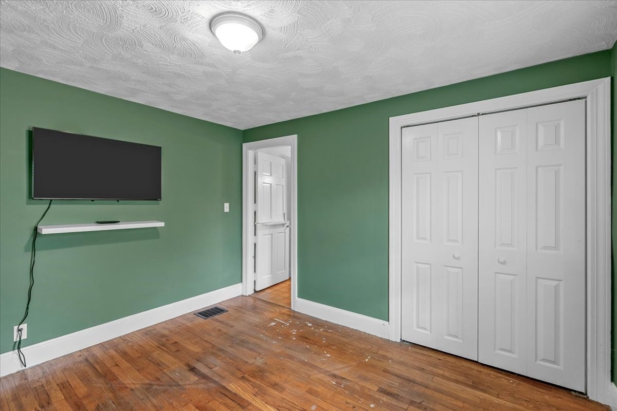208 West Center St Property Photo 9