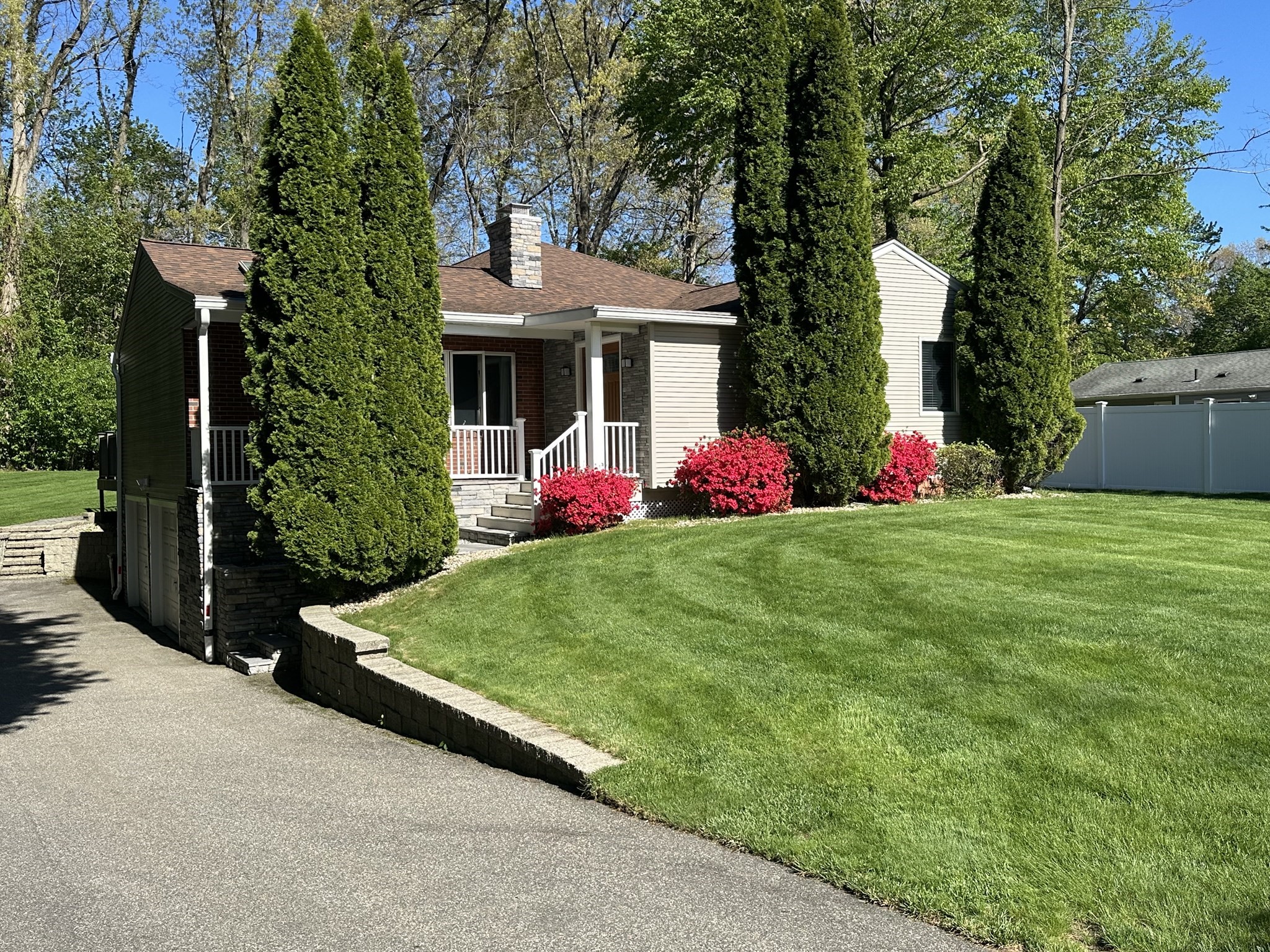 17 Pioneer Drive Property Photo 1