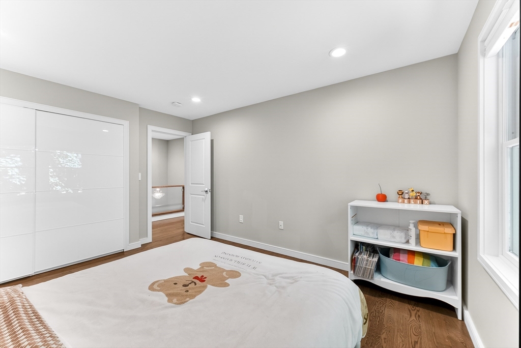 142 Edinboro St Property Photo 30