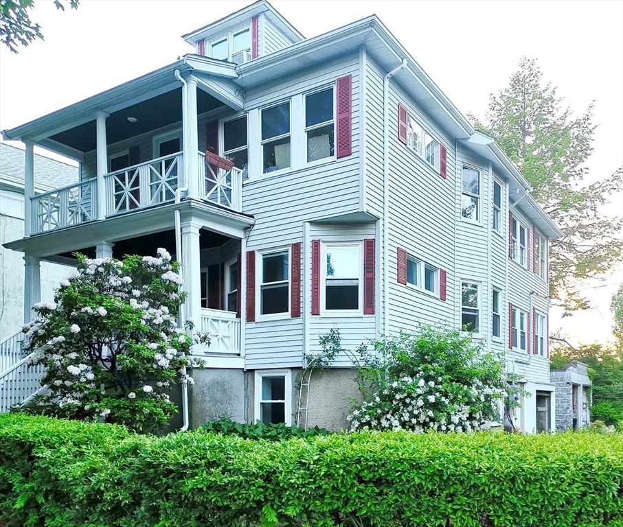1 Vincent # 1 Property Photo 15