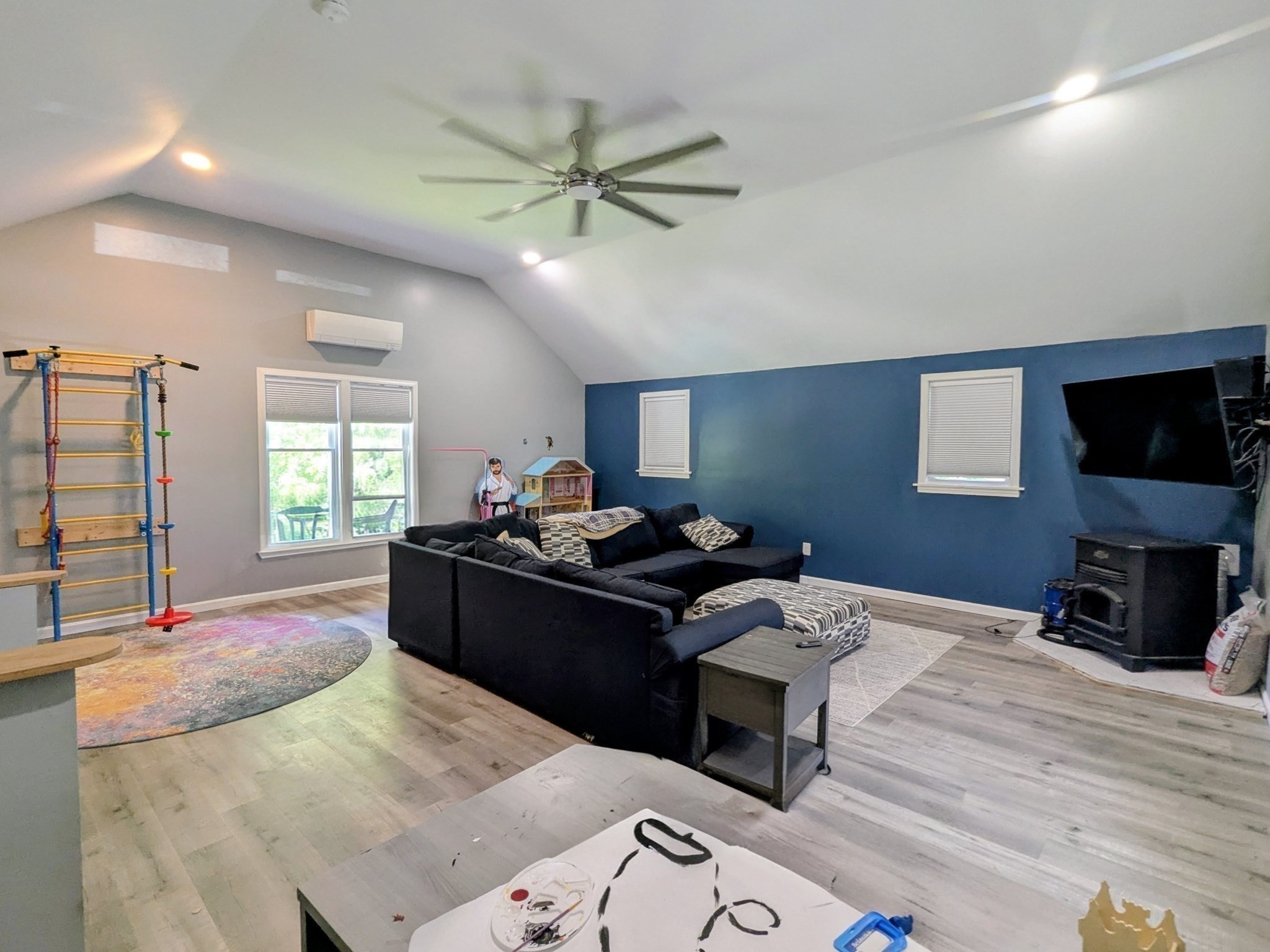 373 Hancock St Property Photo 4