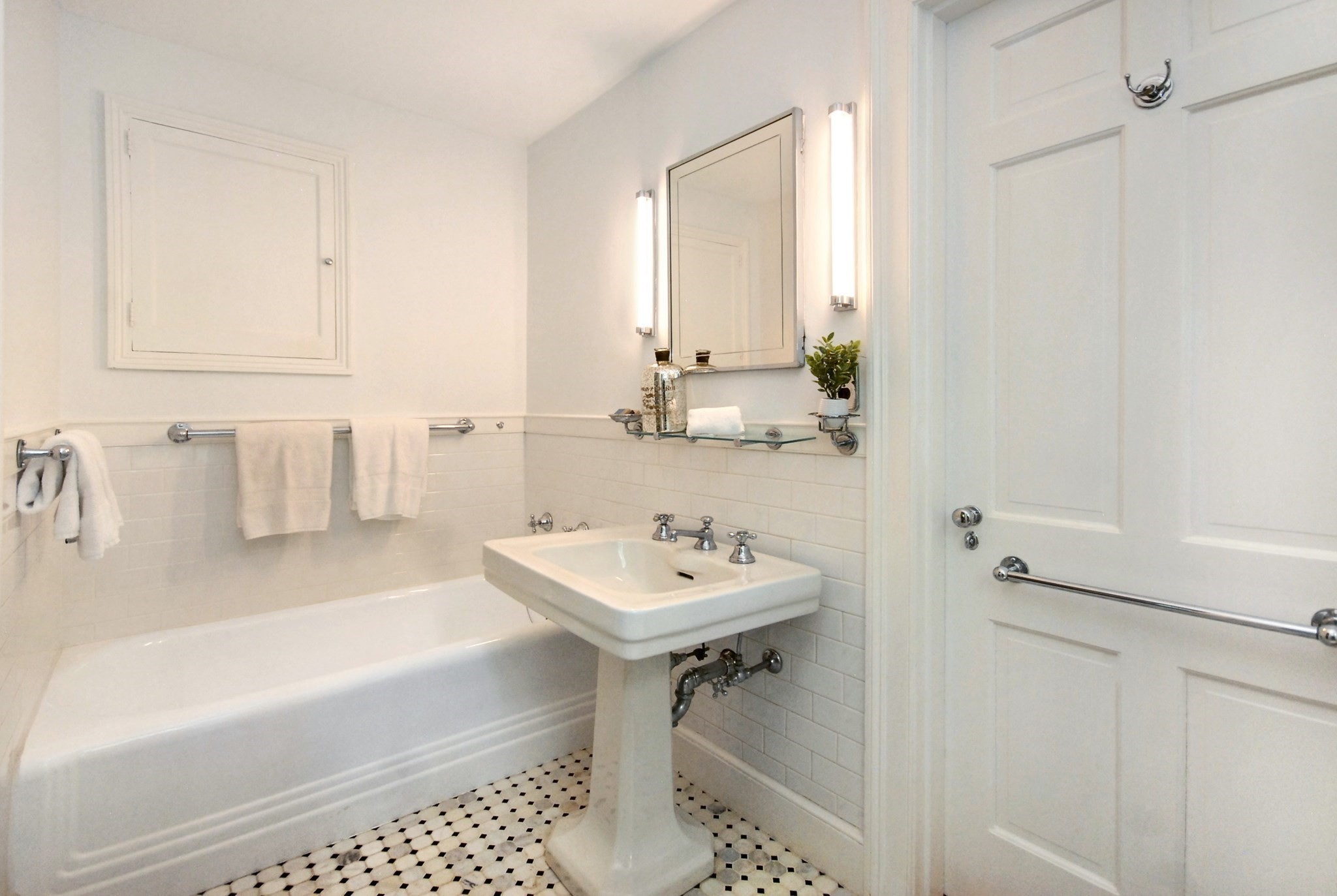 96 Lexington Road Property Photo 28