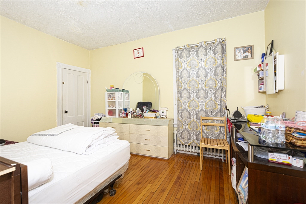 2 Kosta St Property Photo 8
