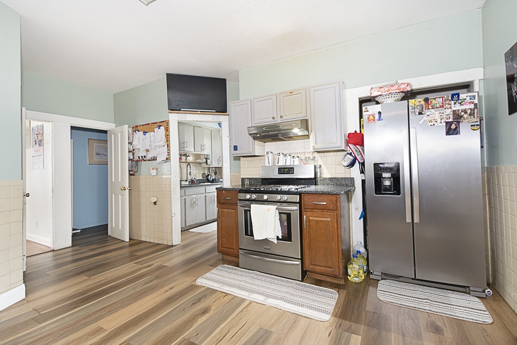2 Kosta St Property Photo 11