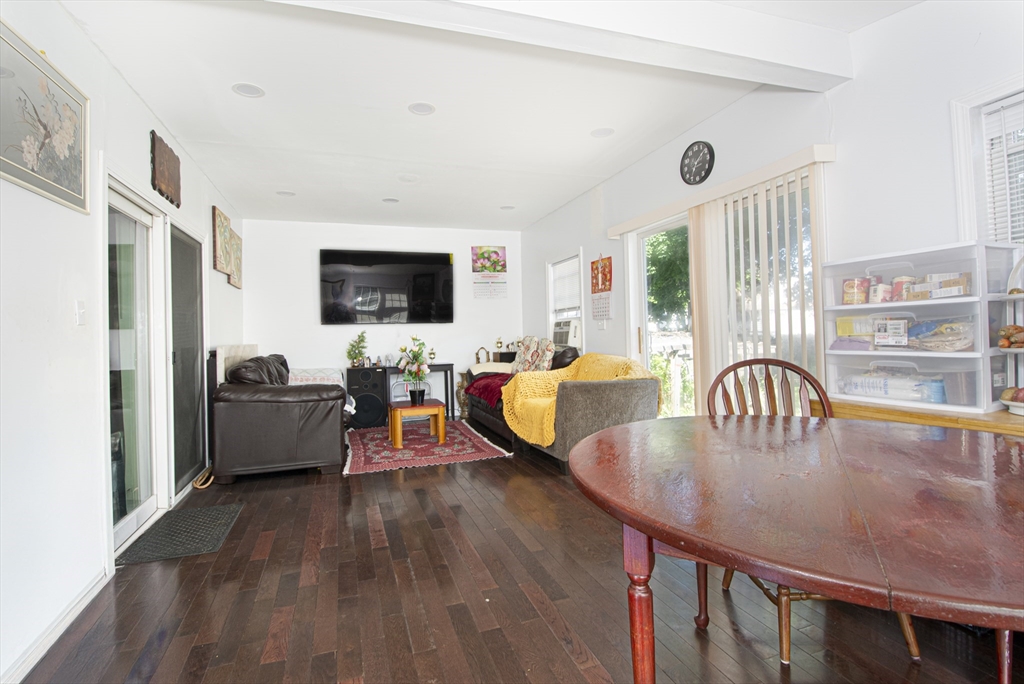 2 Kosta St Property Photo 14