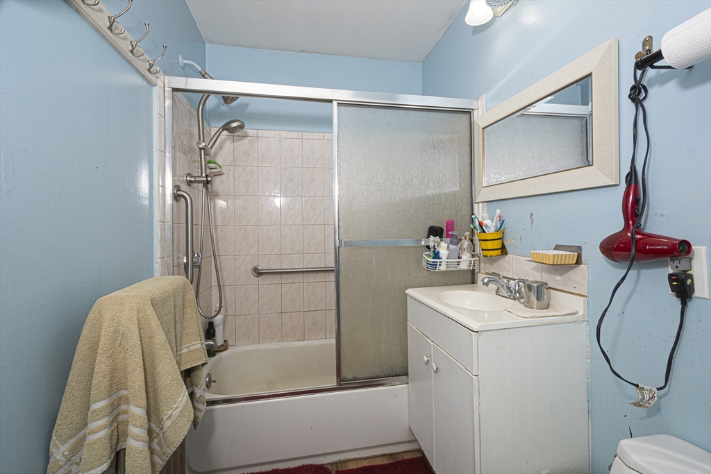 2 Kosta St Property Photo 15