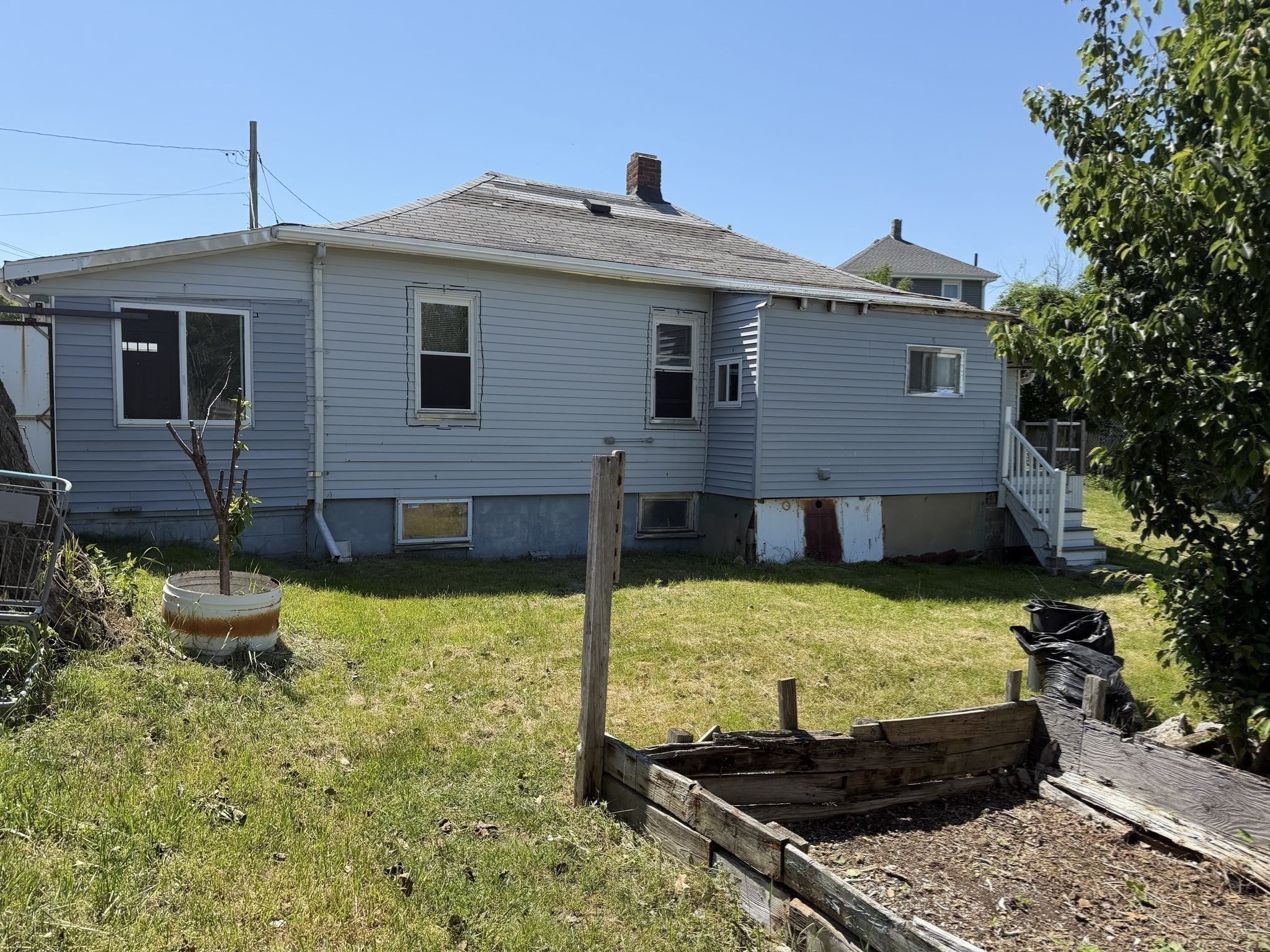 576 Sea St Property Photo 1