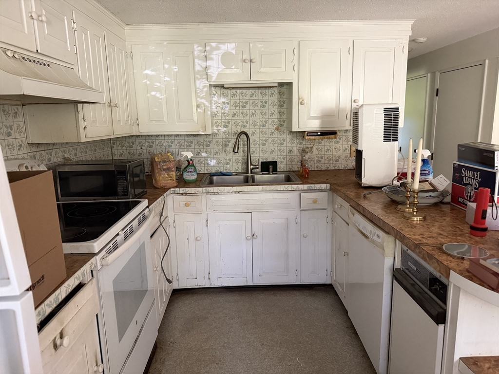 17 Miller Hill Rd Property Photo 4