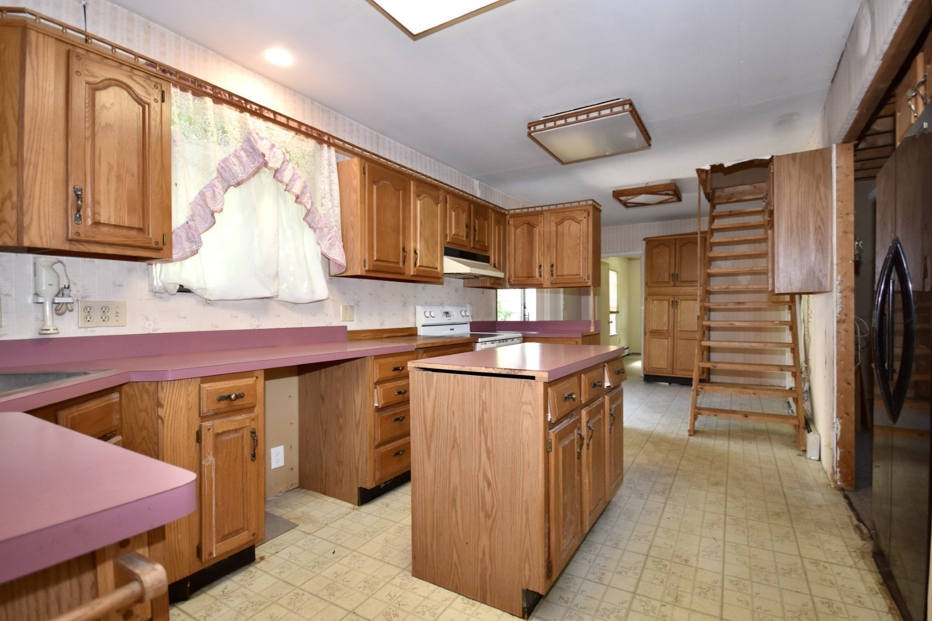 19 South Kingman Street Property Photo 7