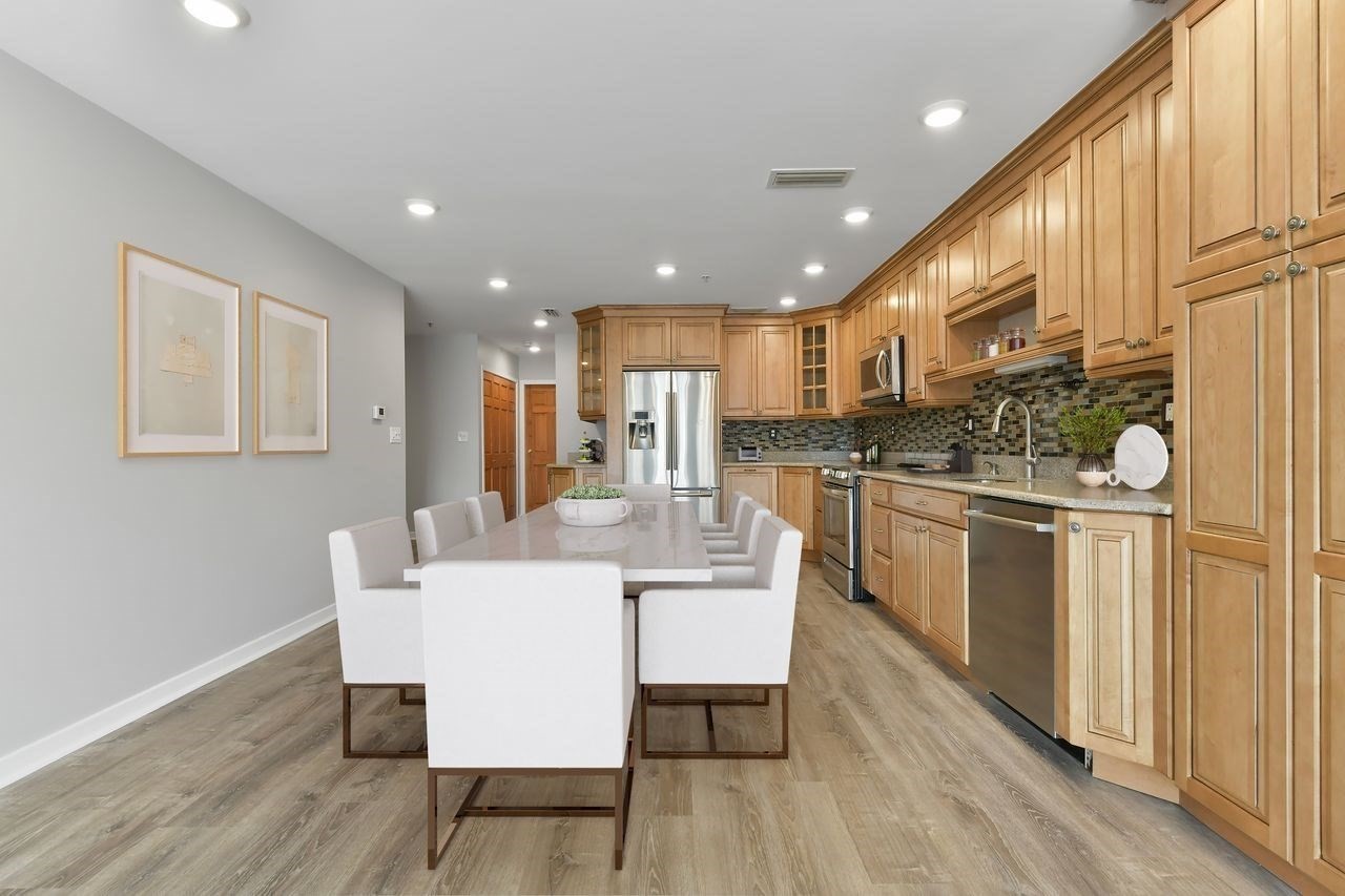 6 Canal Park # 605 Property Photo 11
