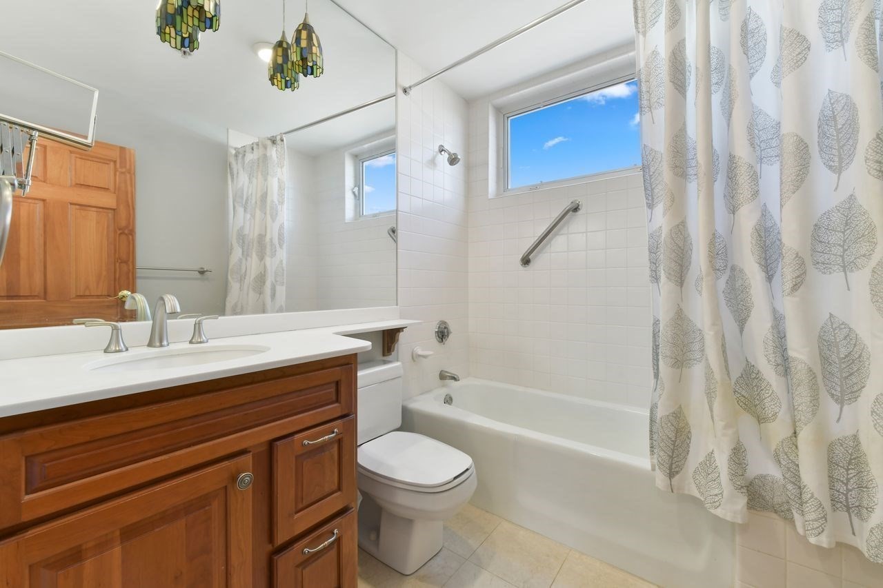 6 Canal Park # 605 Property Photo 21