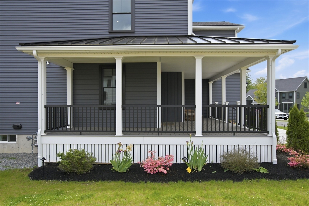 10 Darby Ln Property Photo 5