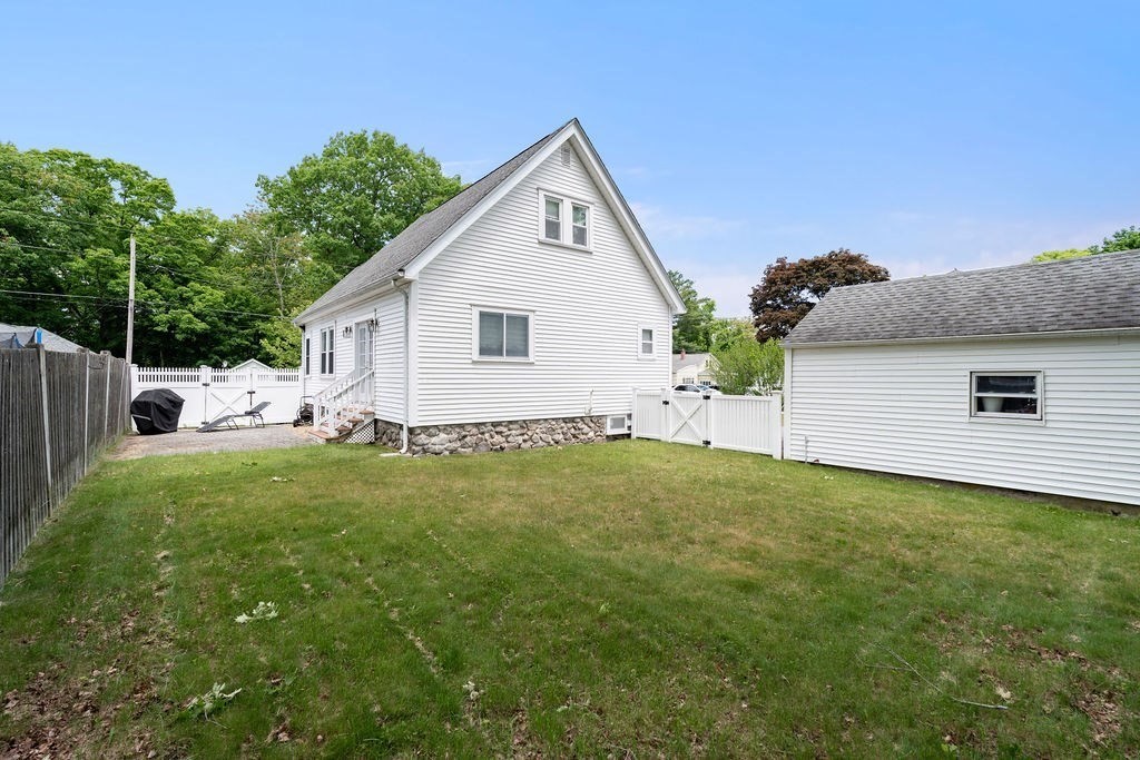 17 Juliette St Property Photo 23