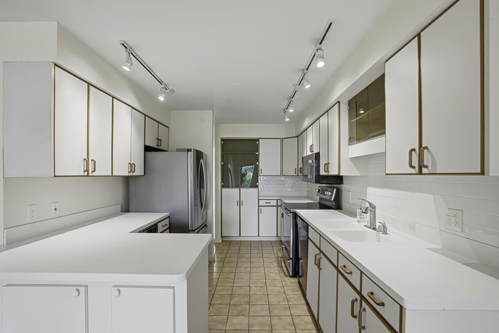74 S Quinsigamond Ave # 2 Property Photo 24