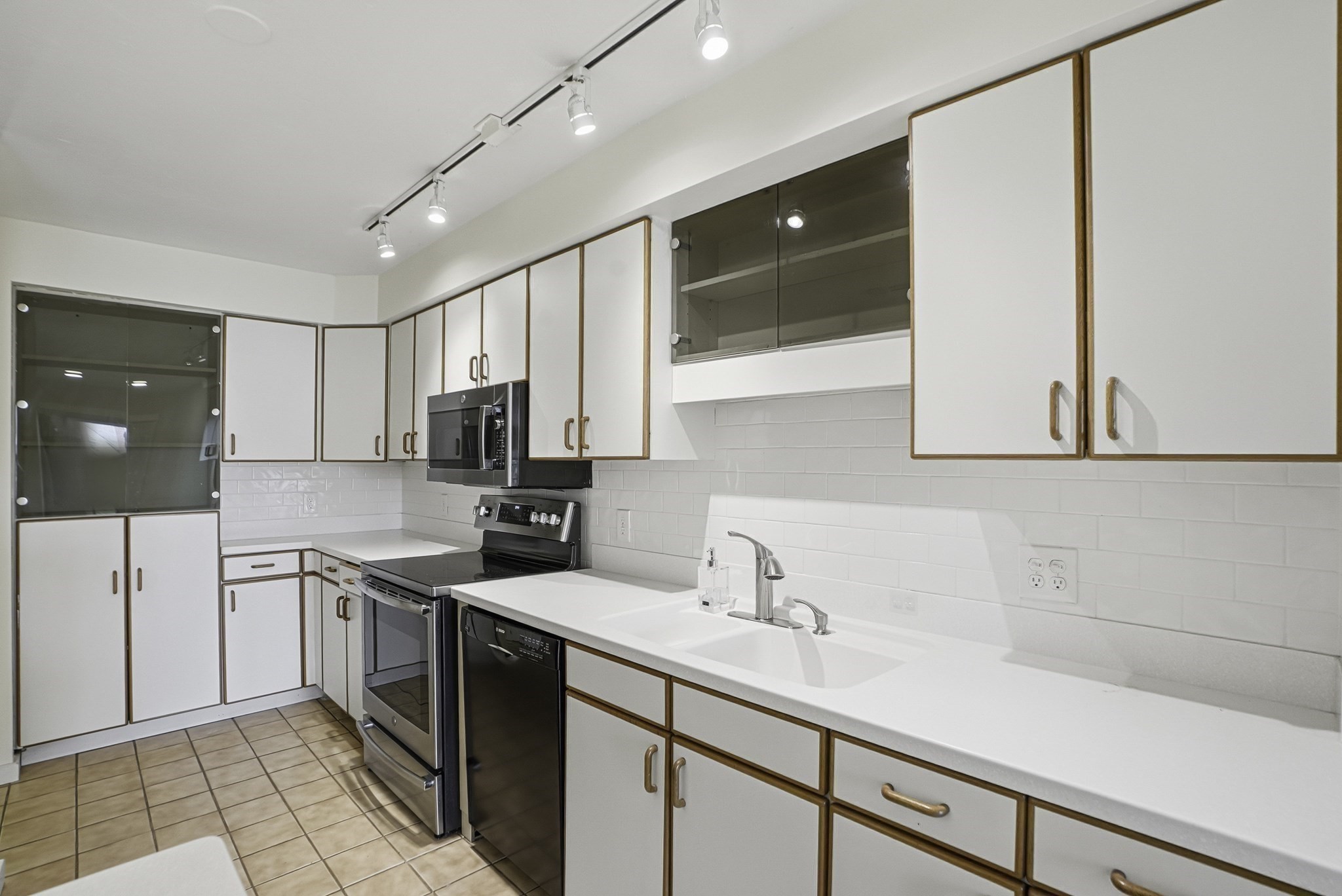 74 S Quinsigamond Ave # 2 Property Photo 26