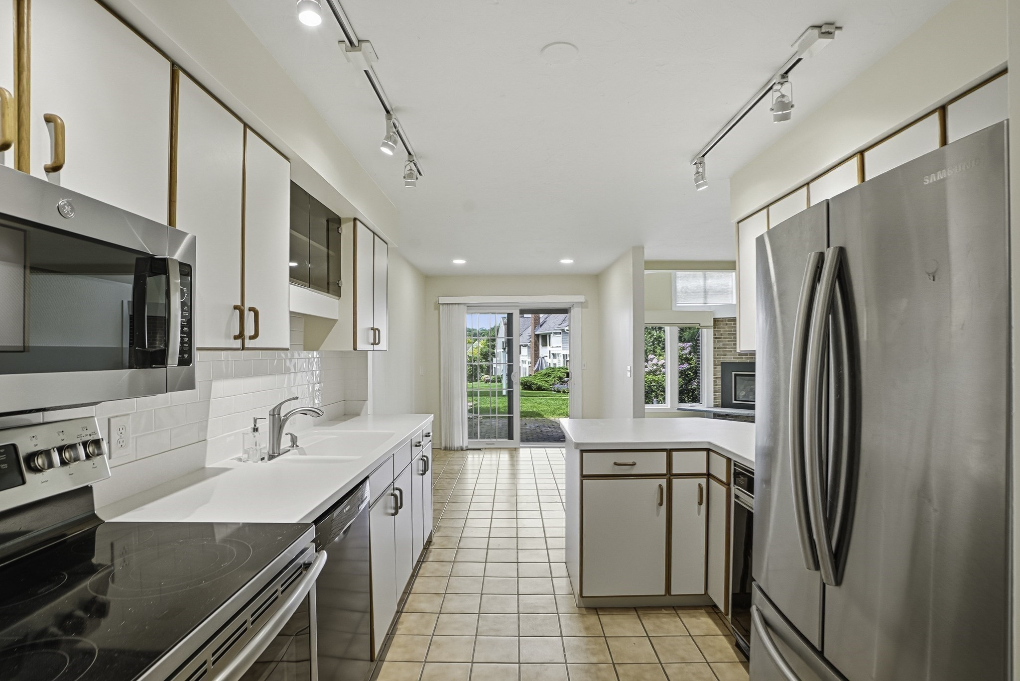 74 S Quinsigamond Ave # 2 Property Photo 29