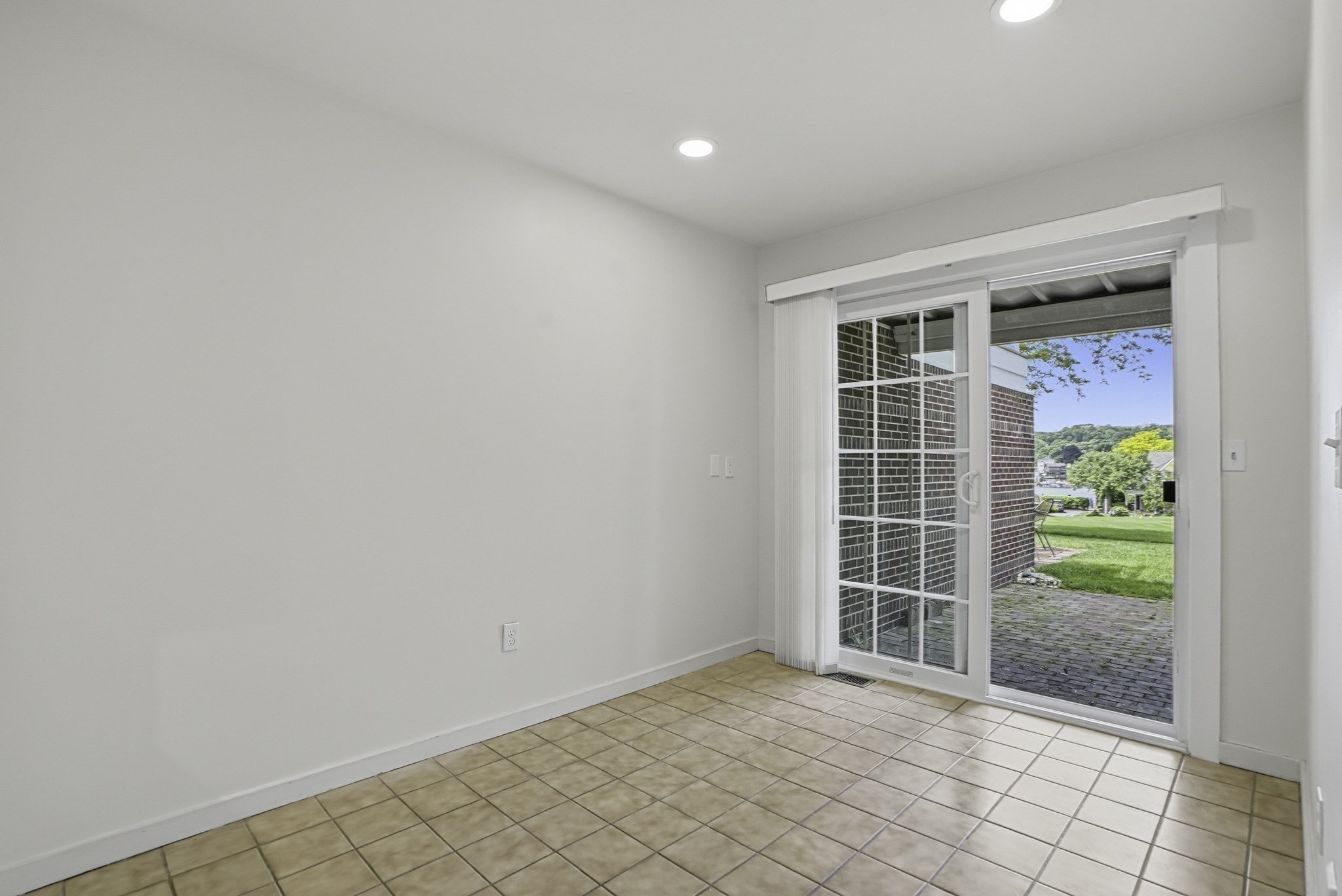 74 S Quinsigamond Ave # 2 Property Photo 31