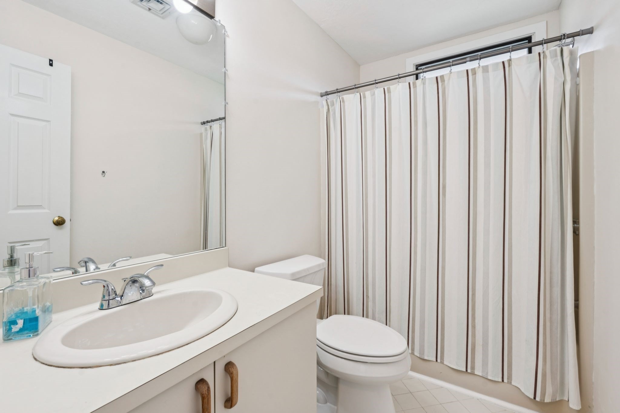 8 Oakmont Drive # 8 Property Photo 13