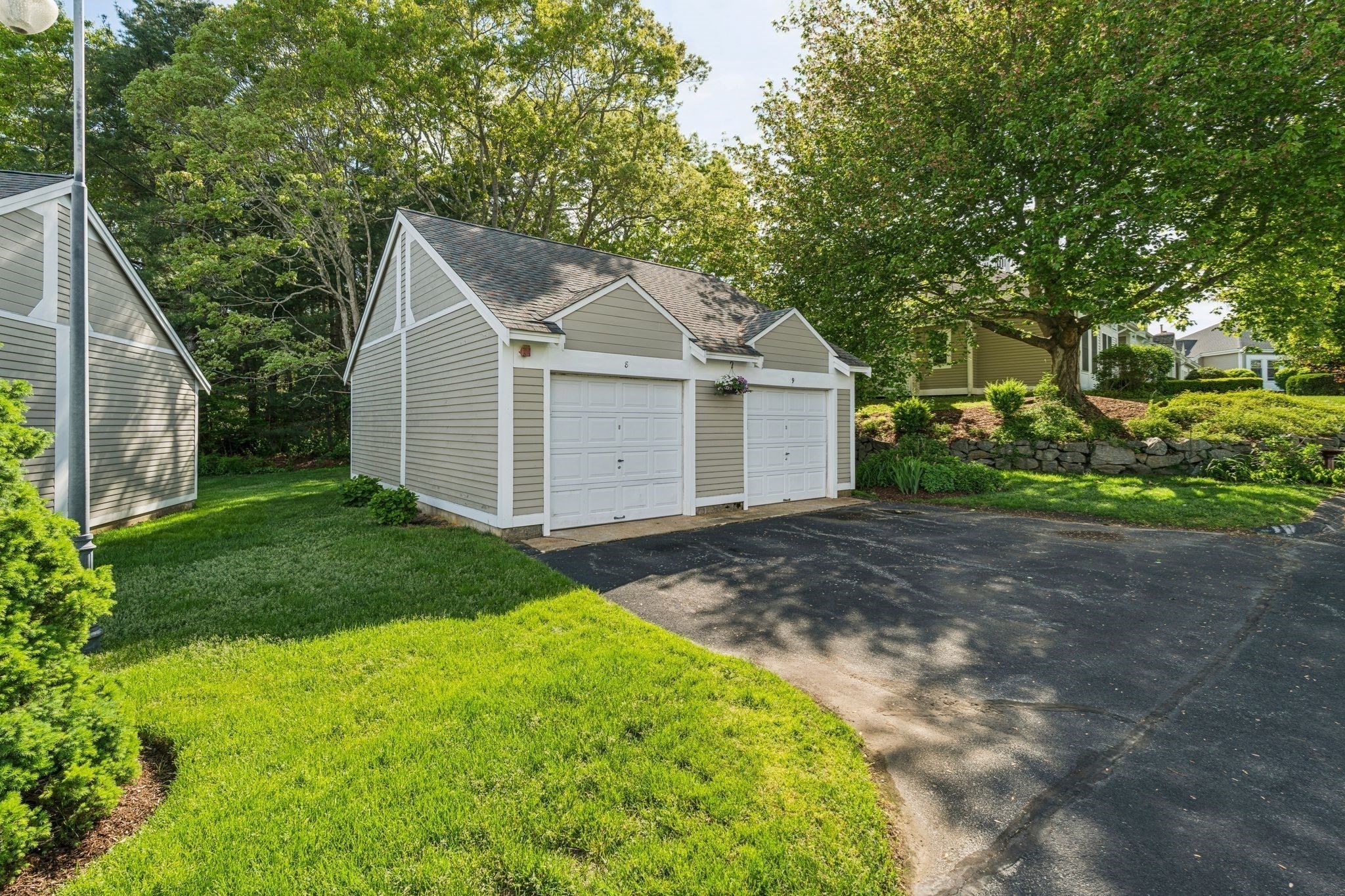 8 Oakmont Drive # 8 Property Photo 15
