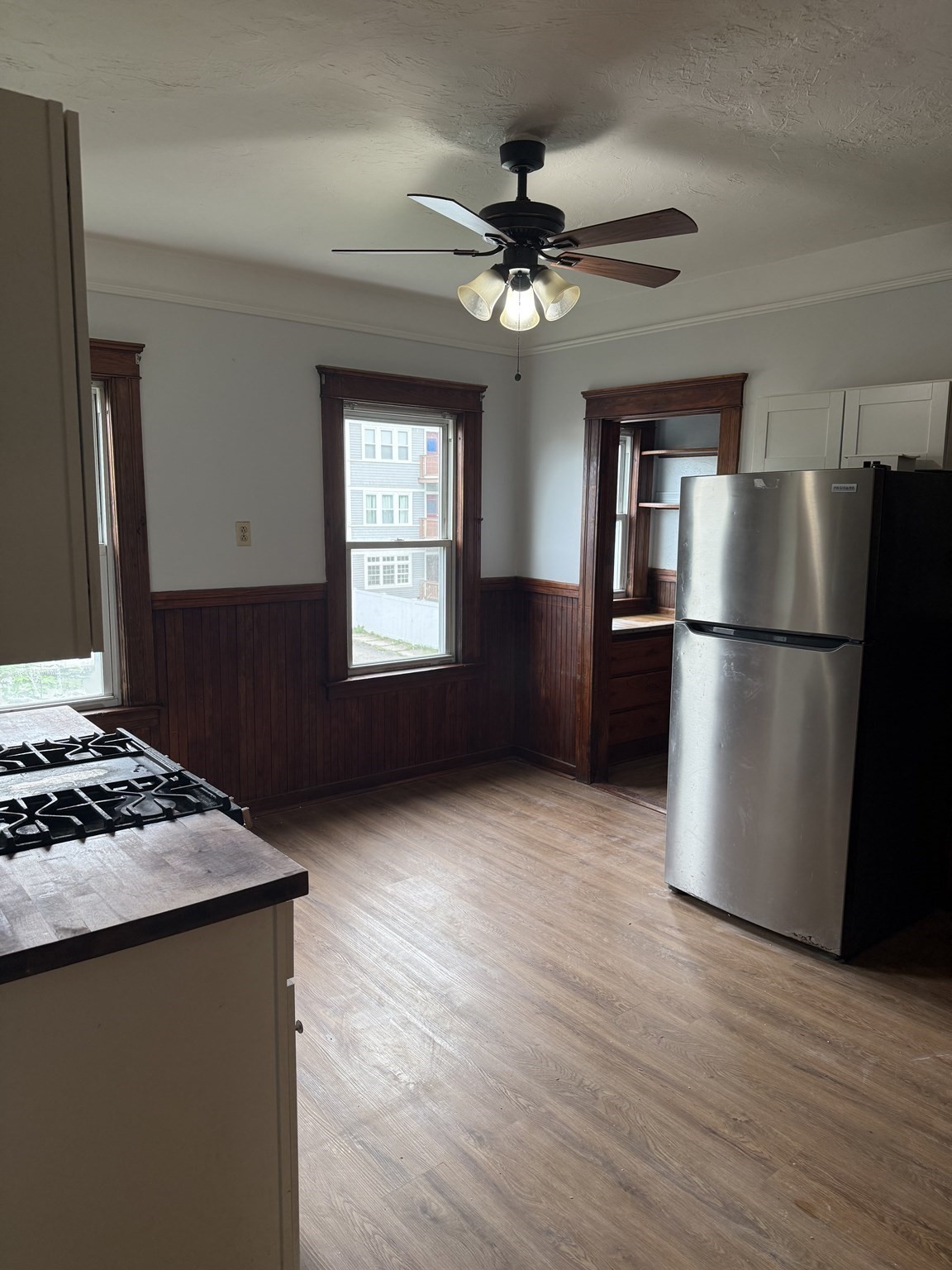 49 Catharine St # B Property Photo 3